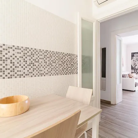 Guesthost - Cosy Porta Venezia & Buenos Aires! Apartamento Milão